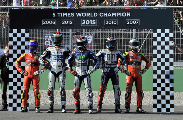 Jorge Lorenzo saat selebrasi gelar 2015 di Valencia. (c) Yamaha
