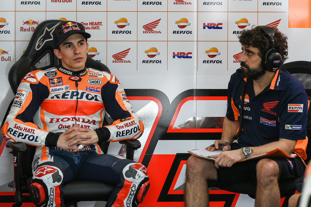 Marc Marquez dan Santi Hernandez (c) AFP