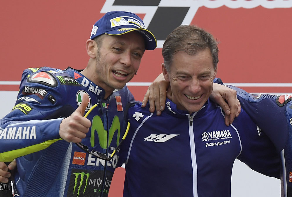 Valentino Rossi dan Lin Jarvis (c) Yamaha