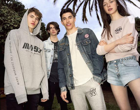 Marc Marquez dengan clothing line Pull & Bear edisi MM93. (c) Pull & Bear