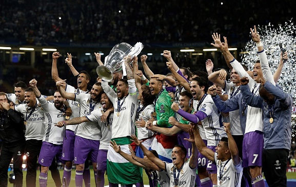 640 Gambar gambar real madrid angkat piala Terbaru