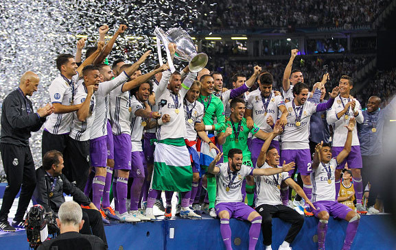 640 Gambar gambar real madrid angkat piala Terbaru