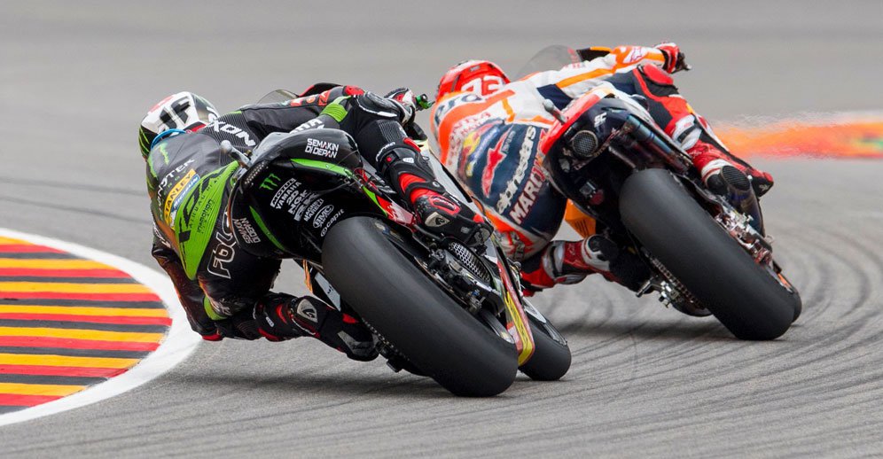 Jonas Folger dan Marc Marquez. (c) AFP