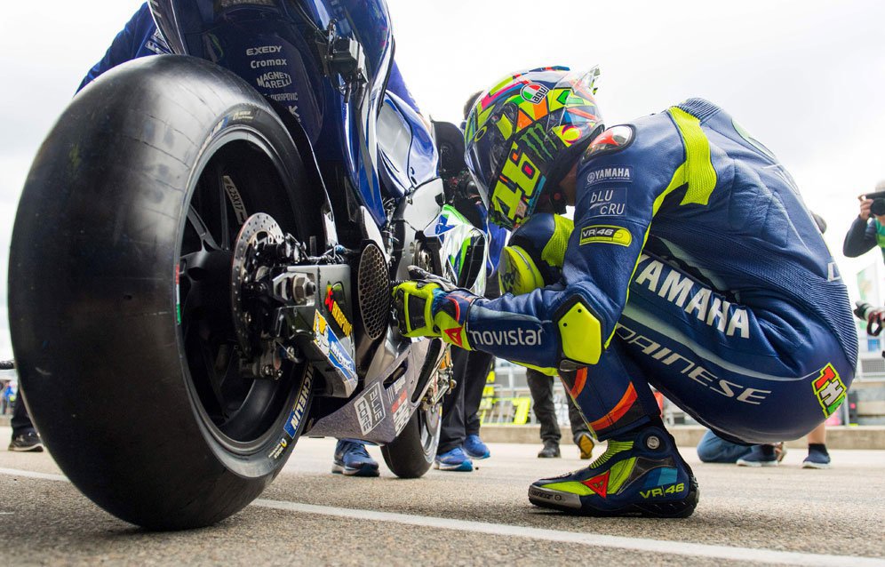 Valentino Rossi (c) AFP