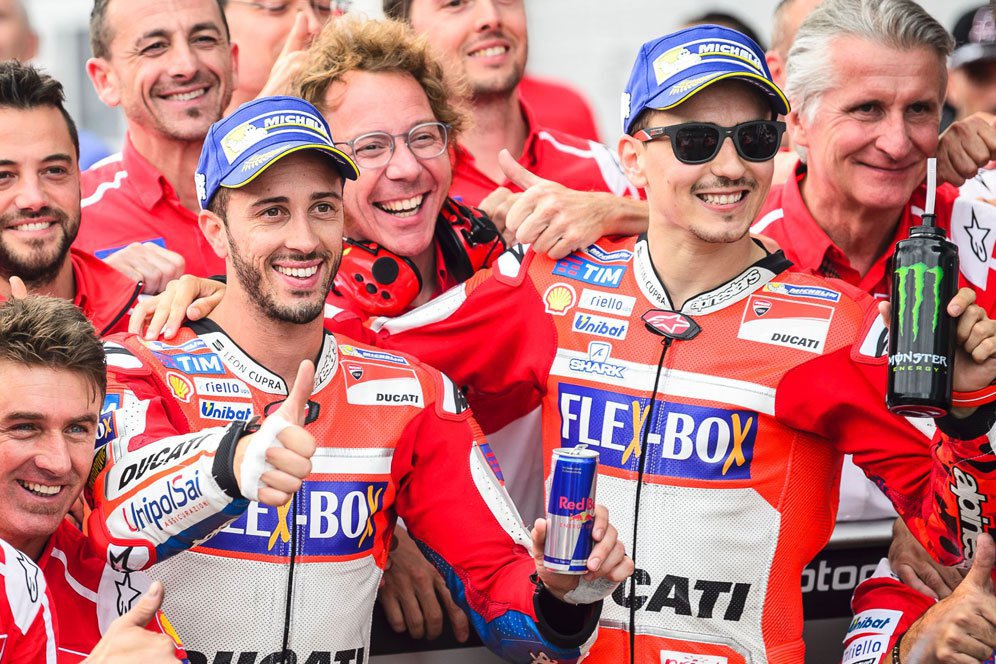 Andrea Dovizioso dan Jorge Lorenzo (c) AFP