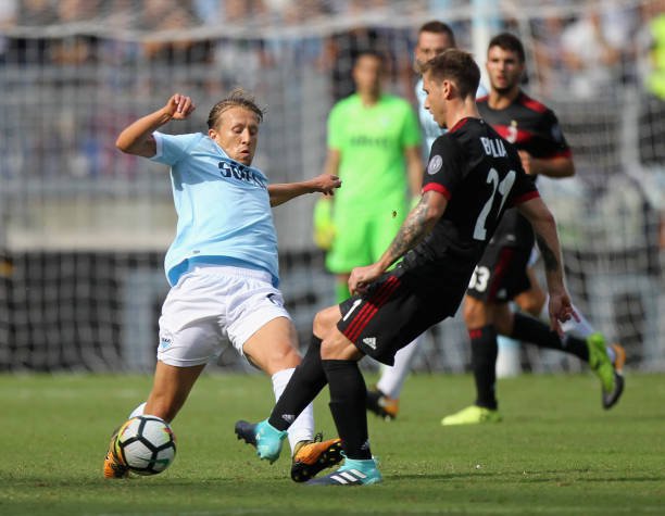 Lucas Leiva vs Lucas Biglia (c) ist