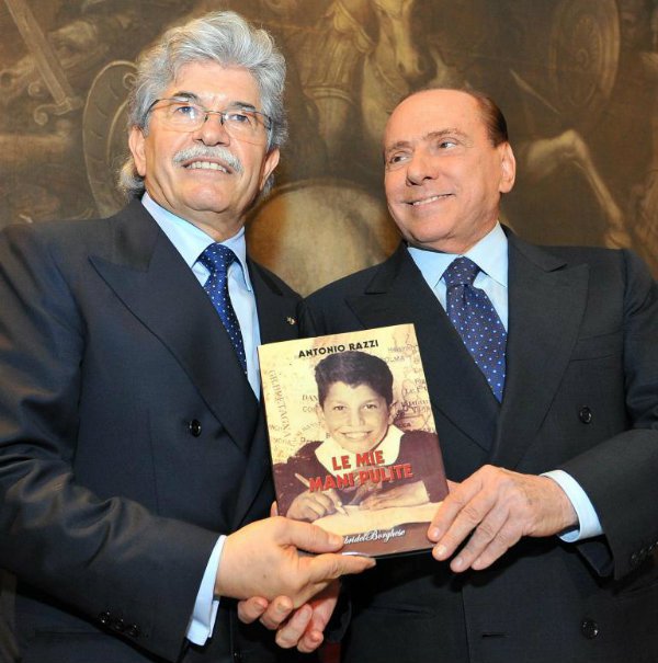 Antonio Razzi dan Silvio Berlusconi