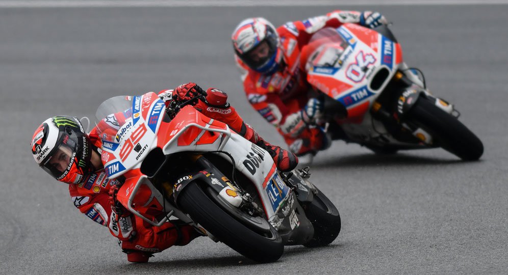 Jorge Lorenzo dan Andrea Dovizioso (c) AFP