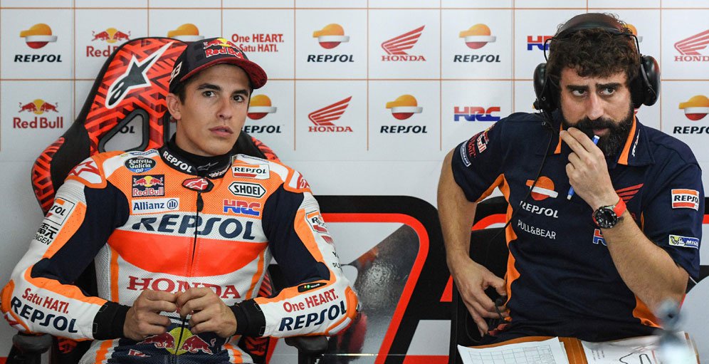 Marc Marquez dan Santi Hernandez (c) AFP