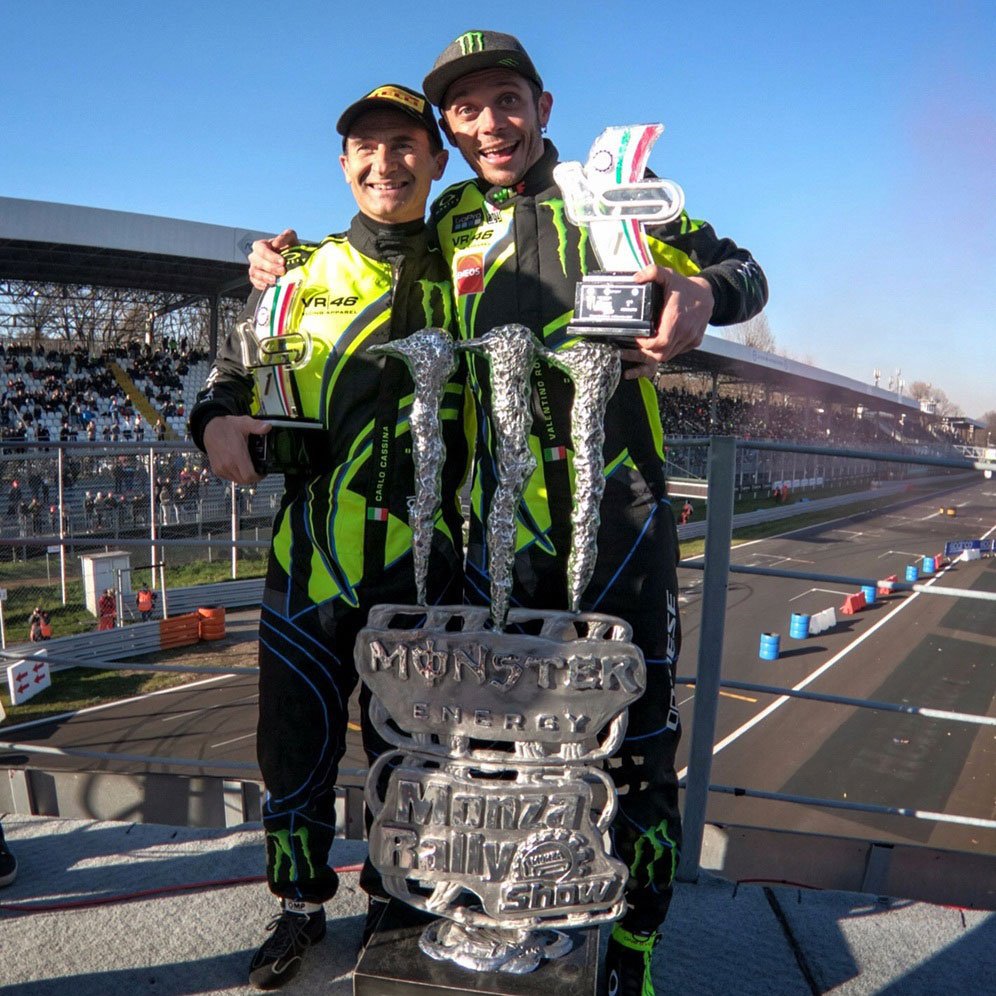 Valentino Rossi dan Carlo Cassina (c) MotoGP