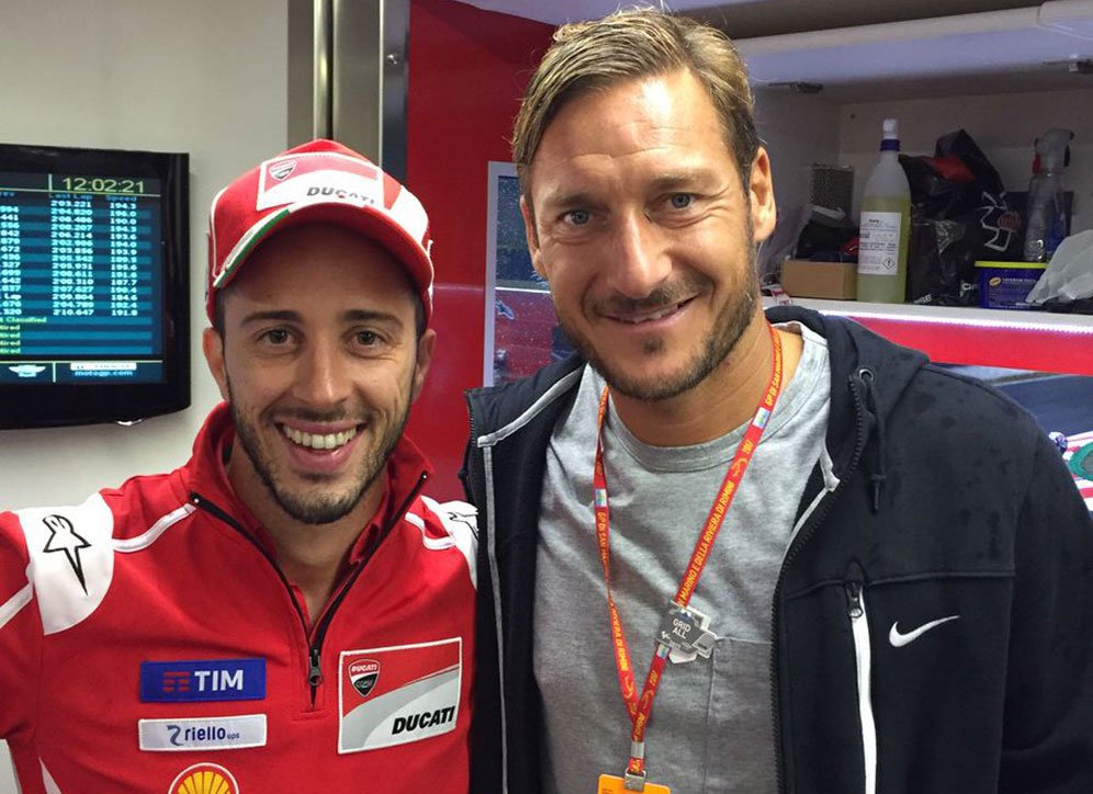 Andrea Dovizioso dan Francesco Totti (c) Twitter/Francesco Totti