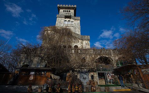 Menara Penjaga Akhun Mountain
