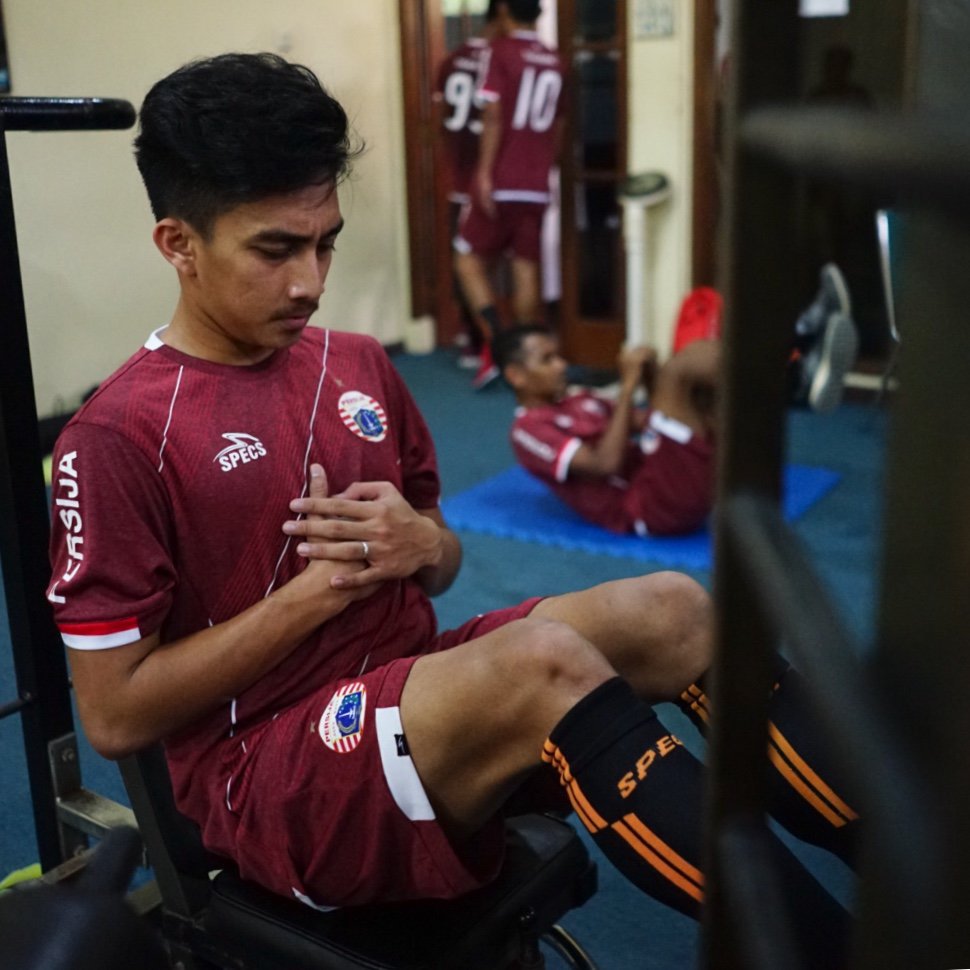 Pemain Persija Berlatih di Pusat Kebugaran 