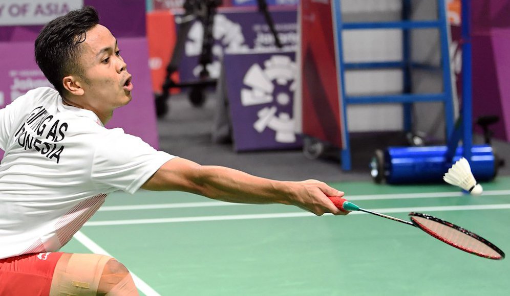 Anthony Sinisuka Ginting mencoba untuk memberikan perlawanan kepada Shi Yuqi 