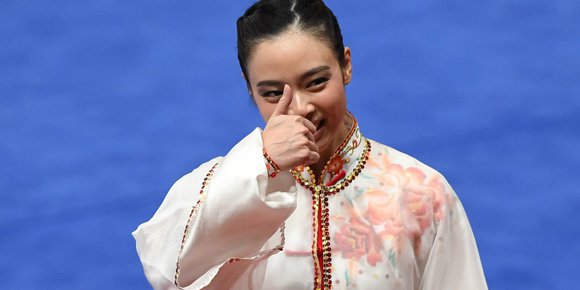 Senyum Lindswell Kwok