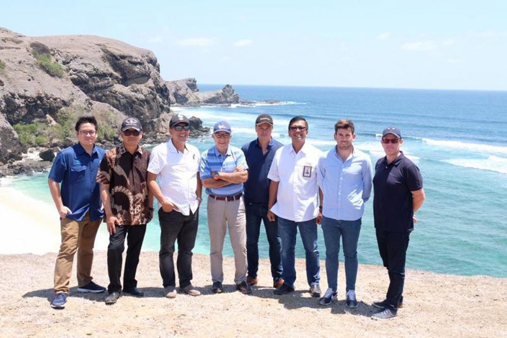 Carmelo Ezpeleta, Carlos Ezpeleta dan jajaran ITDC. (c) MotoGP.com