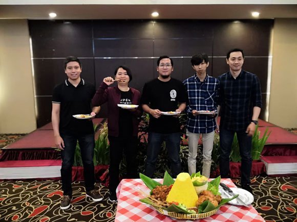 Para Aktor di balik layar peluncuran ONE APP (c) Kapanlagi Youniverse