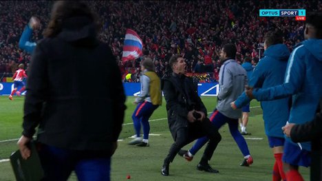 Selebrasi pegang buah zakar Diego Simeone (c) Optus