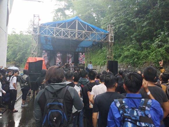 Suasana Panggung Outdoor (c) Serafin Unseen