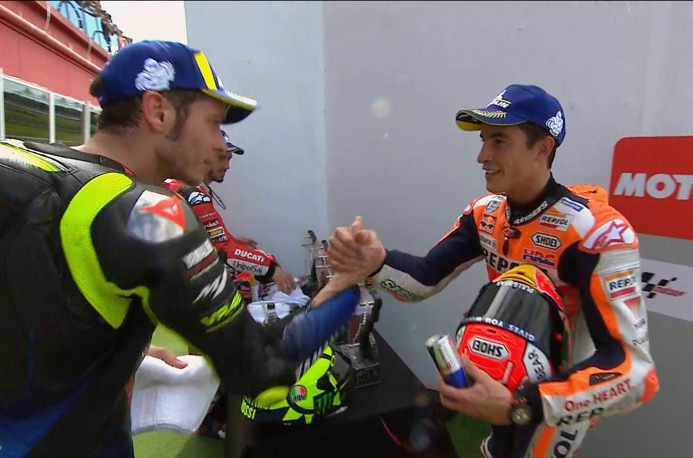 Valentino Rossi dan Marc Marquez di MotoGP Argentina 2019. (c) MotoGP.com