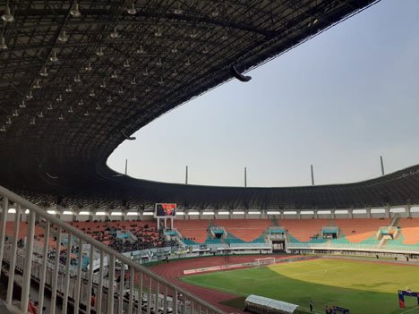 Suasana Stadion Pakansari pada pertandingan Tira Persikabo vs Persija Jakarta, Selasa (16/7) (c) Bola.net/Fitri Apriani