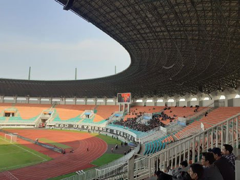 Suasana Stadion Pakansari pada pertandingan Tira Persikabo vs Persija Jakarta, Selasa (16/7) (c) Bola.net/Fitri Apriani