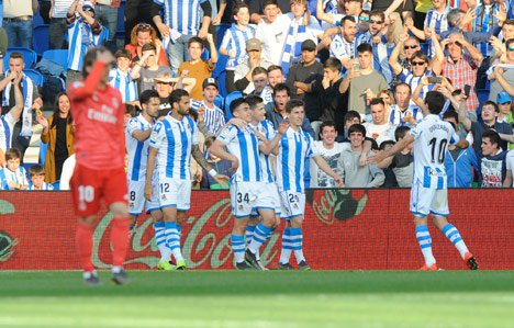 Selebrasi Ander Barrenetxea bersama pemain Sociedad. (c) LaLiga