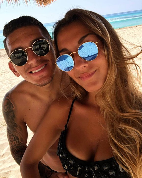 Lucas Torreira bersama Vittoria Repetto. (c) instagram/vittoriarepetto