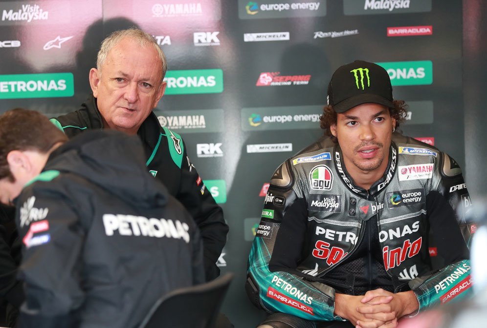 Ramon Forcada dan Franco Morbidelli saat masih membela Petronas Yamaha SRT di MotoGP 2019. (c) SRT