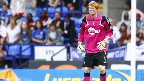 Adam Bogdan. (c) ist