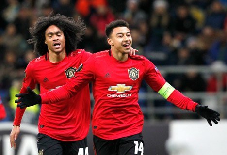 Selebrasi Jesse Lingard usai bobol gawang Astana. (c) AP Photo