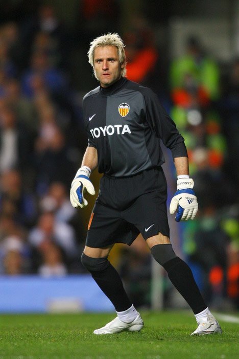 Santiago Canizares ketika bermain di Valencia. (c) LaLiga