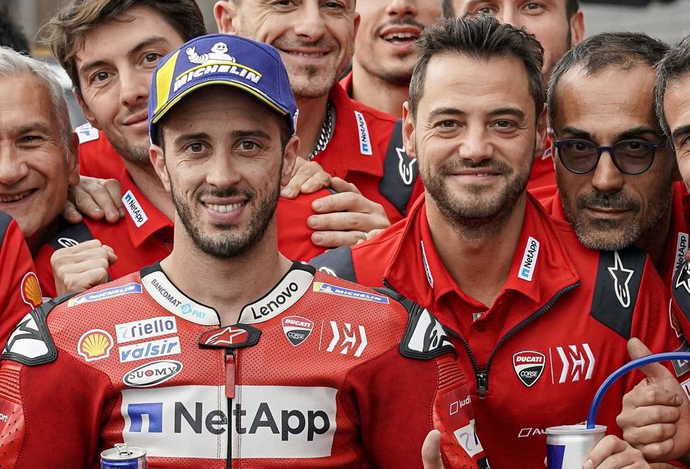 Andrea Dovizioso dan Alberto Giribuola saat membela Ducati Team di MotoGP 2020. (c) Ducati