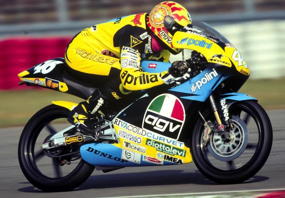 Valentino Rossi saat masih membela Aprilia di GP125 1996. (c) MotoGP.com