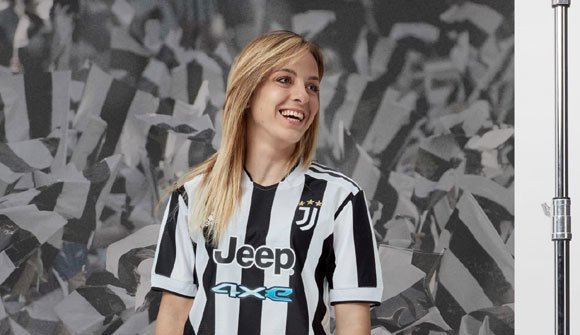 Penampakan jersey kandang Juventus 2021/22 (c) Juventus FC