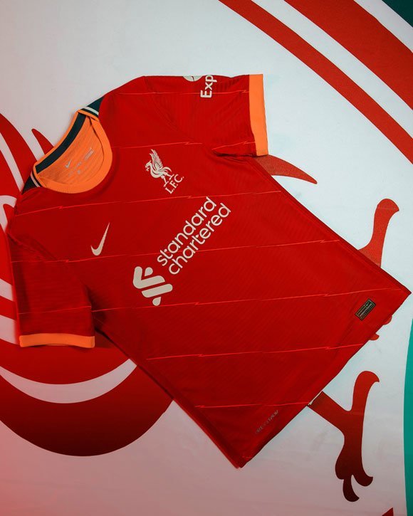 Detail jersey kandang Liverpool 2021/22 (c) Liverpool FC