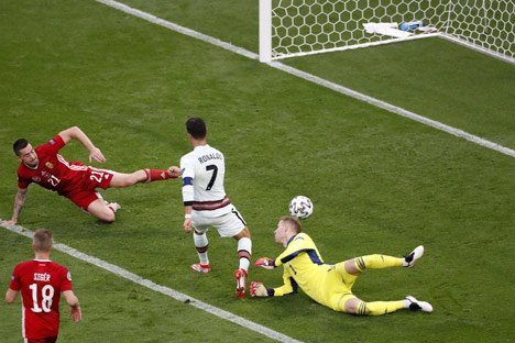 Aksi Cristiano Ronaldo pada laga Hungaria vs Portugal di Grup F Euro 2020 (c) AP Photo