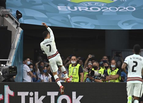 Aksi Cristiano Ronaldo pada laga Hungaria vs Portugal di Grup F Euro 2020 (c) AP Photo