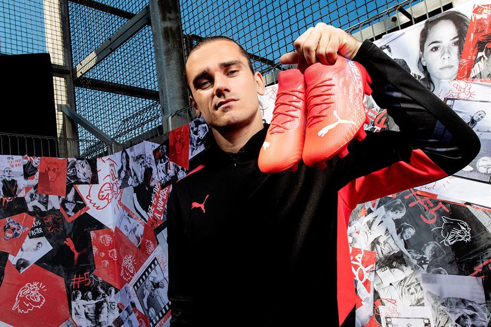 Antoine Griezmann berpose dengan Puma Ultra 1.3 (c) PUMA