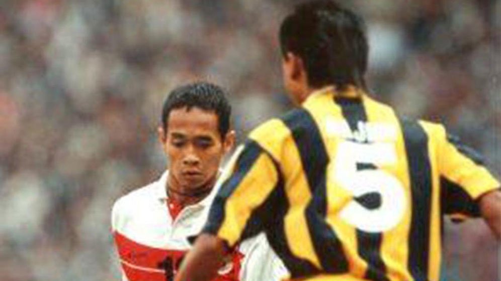 Kurniawan Dwi Yulianto, kalah menyakitkan di semifinal Piala Tiker 1996 dari Malaysia. (c) Bola.com/Dok. Pribadi