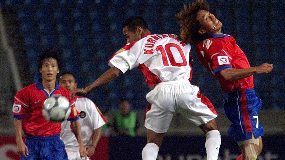 Kurniawan Dwi Yulianto dan Miro Baldo Bento (c) AFP/Joseph Barrak