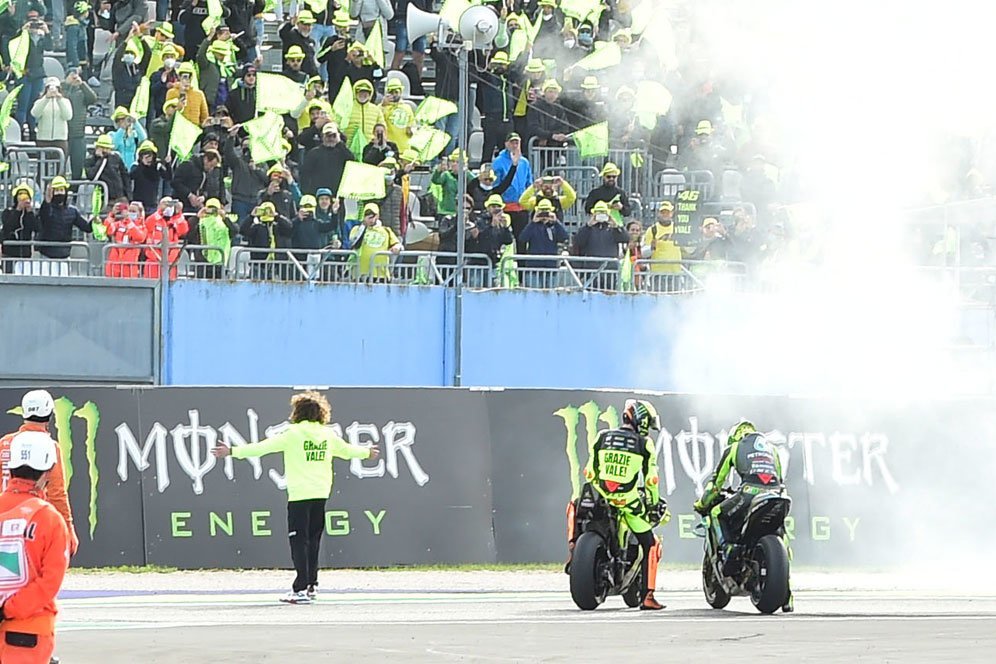 Marco Bezzecchi, Luca Marini, dan Valentino Rossi (c) Petronas SRT