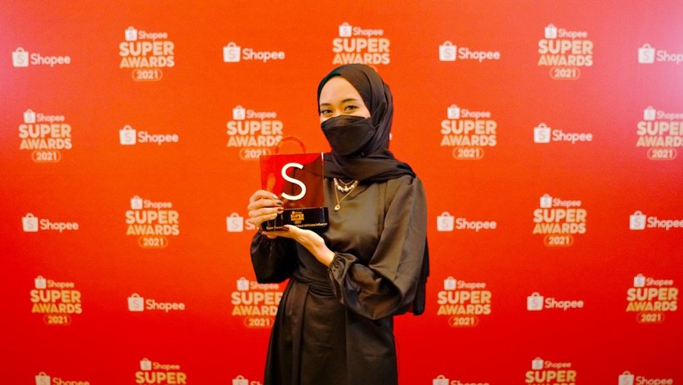 (c) Shopee Super Awards 2021