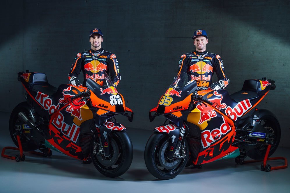 Pembalap Red Bull KTM Factory Racing, Miguel Oliveira dan Brad Binder (c) KTM Images