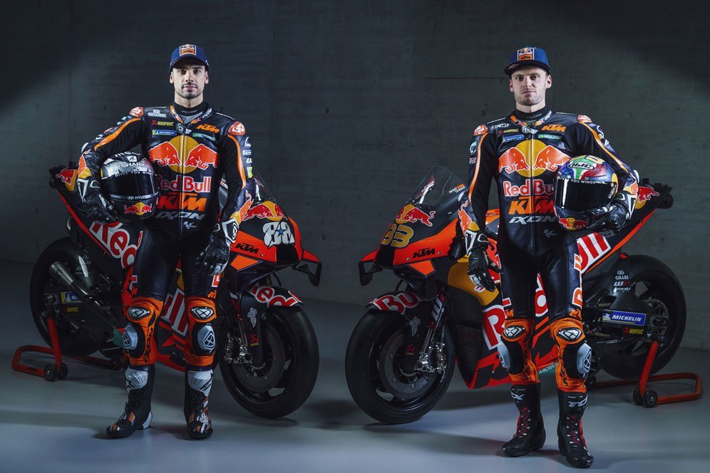Pembalap Red Bull KTM Factory Racing, Miguel Oliveira dan Brad Binder (c) KTM Images