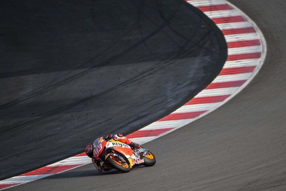 Marc Marquez saat berlatih dengan RC213V-S di Portimao, Minggu (16/1/2022). (c) Honda Racing Corporation