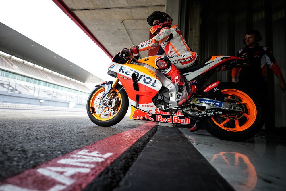 Marc Marquez saat berlatih dengan RC213V-S di Portimao, Minggu (16/1/2022). (c) Honda Racing Corporation