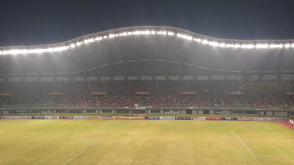 Suasana Stadion Patriot Chandrabaga, Bekasi pada pertandingan Indonesia U-19 vs Thailand U-19 (c) Bola.net/Fitri Apriani