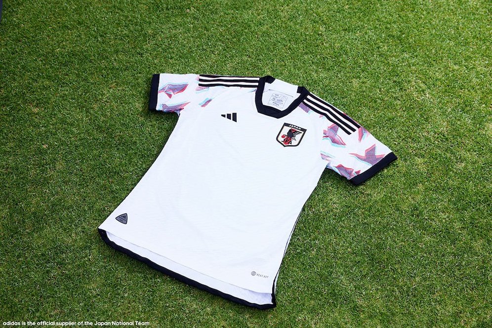 Terinspirasi Seni Origami, Jepang Luncurkan Jersey Home & Away untuk