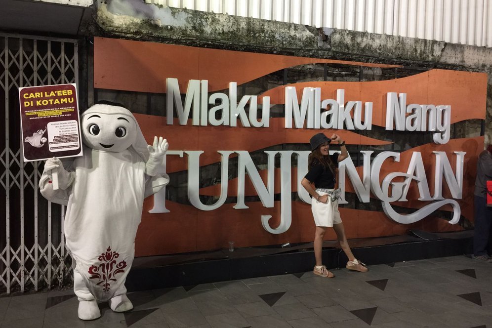 Laeeb Maskot Piala Dunia 2022 di Tunjungan (c) Emtek